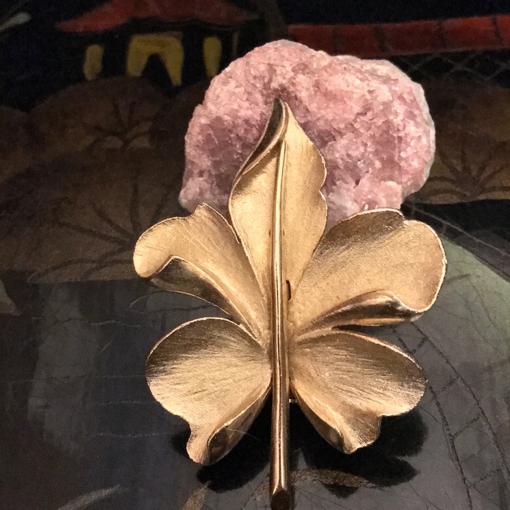 Vintage Leaf Pin Gold toned. Rare find from a private collection.